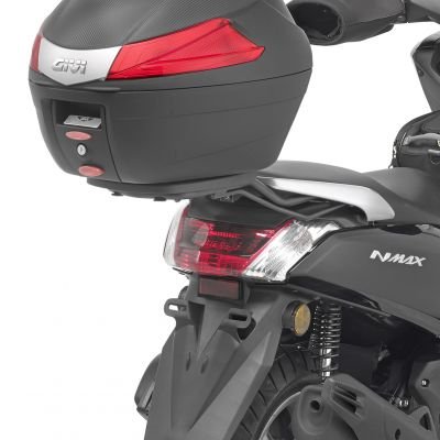 Givi SR2123 Monolock Motorcycle Rear Rack - Yamaha NMAX 125 (15-16) - Fitted